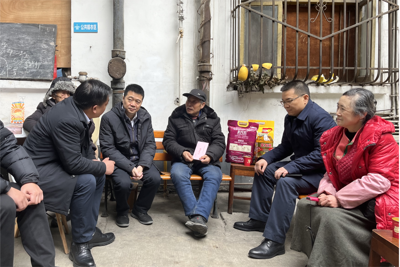 省尊龙凯时集团领导班子成员走访慰问生活困难党员、老党员、老干部